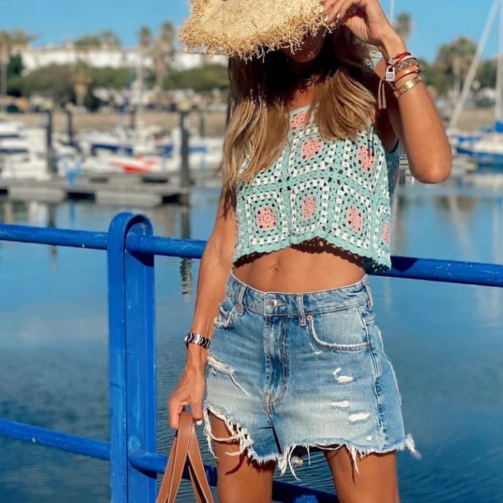 zara z1975 mid rise ripped denim shorts 7147/029, size US 8. NWT. - Picture 4 of 4